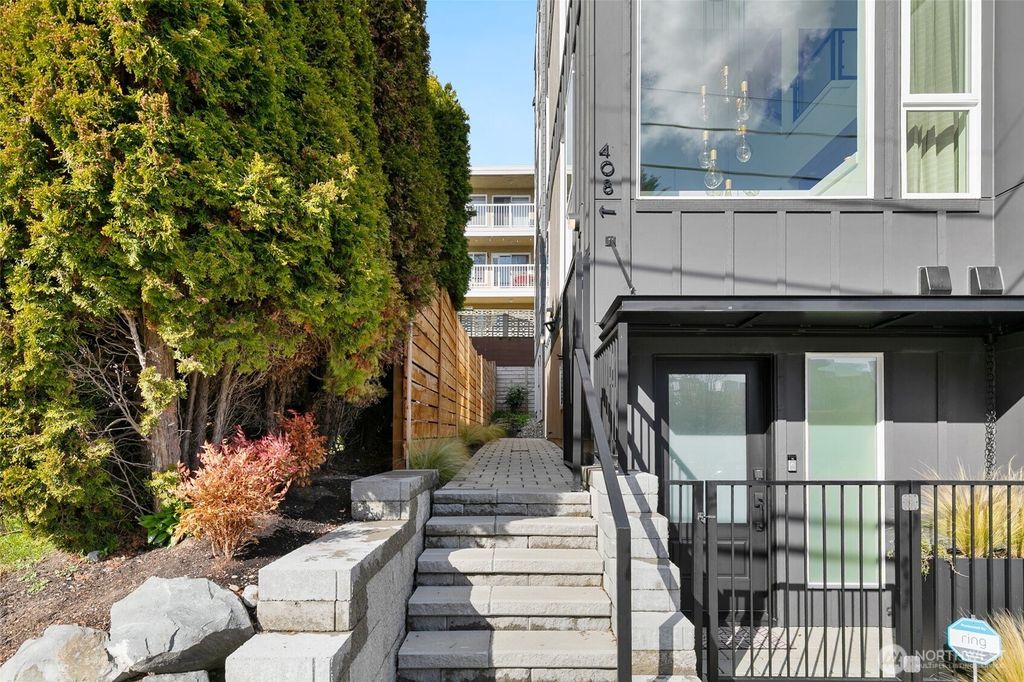 Photo of 408 Aloha Street, Seattle, WA 98109 (MLS # 2505124)