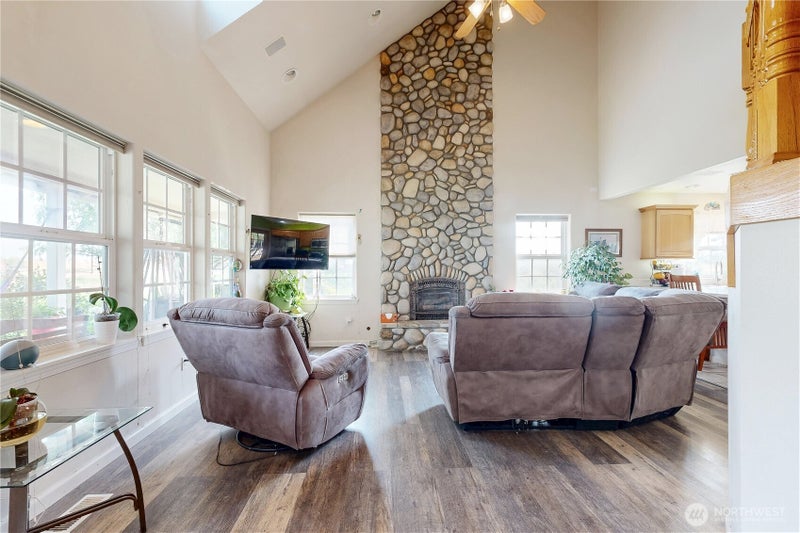 52406 Sunquist Road