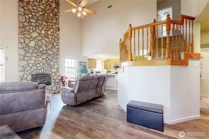 52406 Sunquist Road