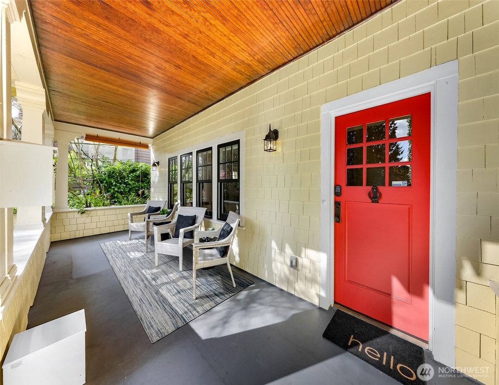 Photo of 2333 Federal Avenue E, Seattle, WA 98102 (MLS # 2484794)