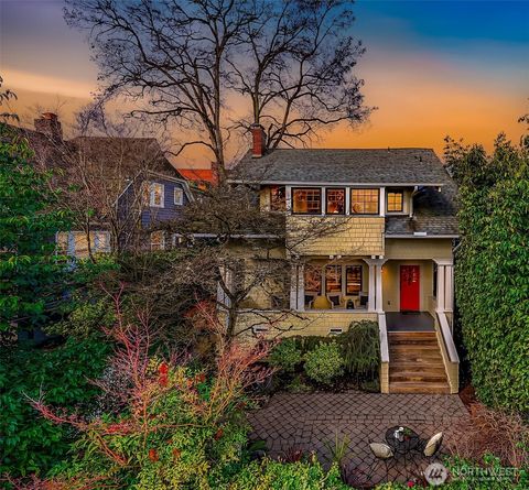 Photo of 2333 Federal Avenue E, Seattle, WA 98102 (MLS # 2484794)