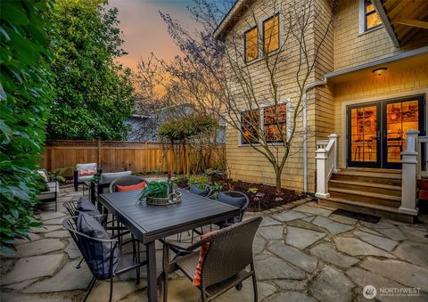 Photo of 2333 Federal Avenue E, Seattle, WA 98102 (MLS # 2484794)