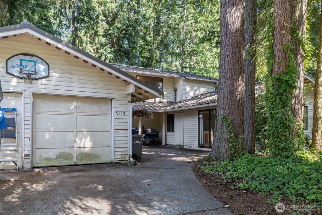 Photo of 9112 120th Avenue SE, Newcastle, WA 98056 (MLS # 2395180)
