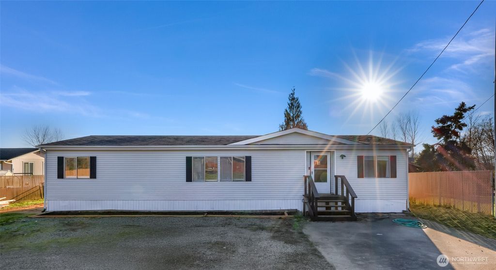 Photo of 8204 Riverview Road, Snohomish, WA 98290 (MLS # 2486754)