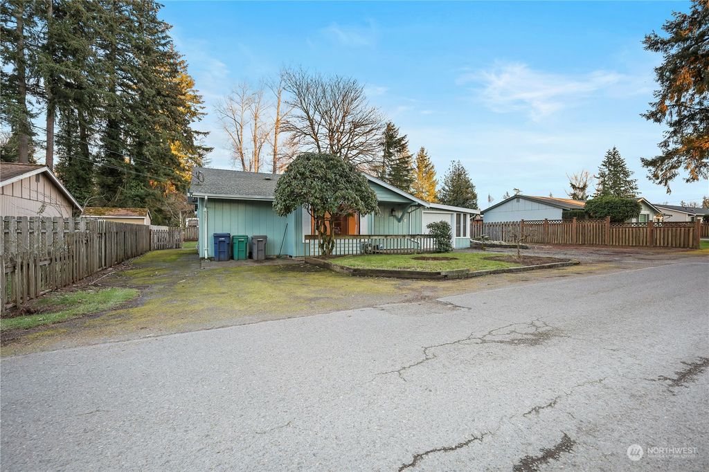 Photo of 35812 52nd Avenue S, Auburn, WA 98001 (MLS # 2325074)