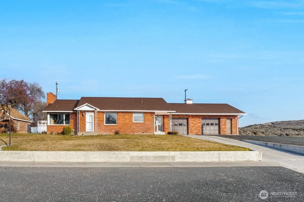 Photo of 319 E 3rd Street, Lind, WA 99341 (MLS # 2468674)