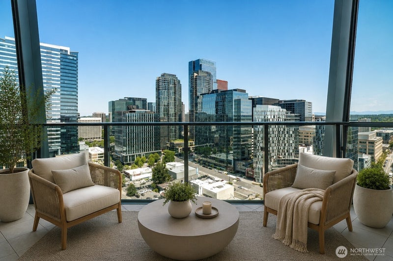 188 Bellevue Way NE 2102