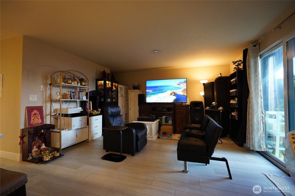 Photo of 25720 114th Avenue SE #F102, Kent, WA 98030 (MLS # 2525167)