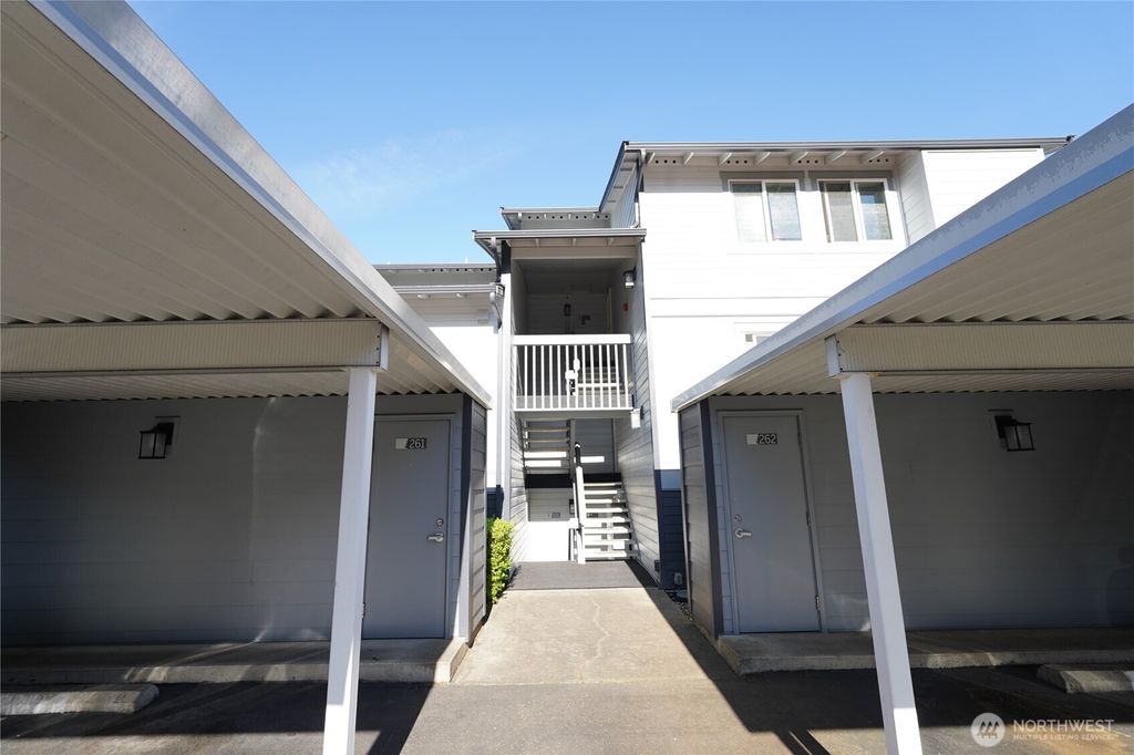 Photo of 25720 114th Avenue SE #F102, Kent, WA 98030 (MLS # 2525167)