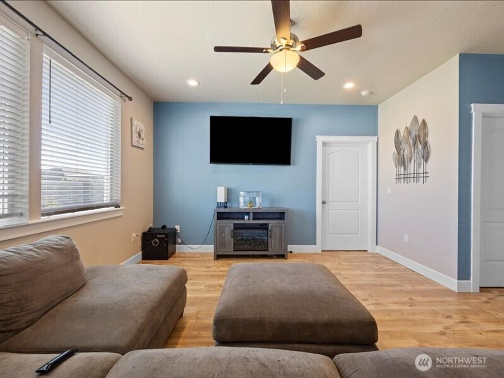 Photo of 1105 E Olympia Street E, Othello, WA 99344 (MLS # 2469975)