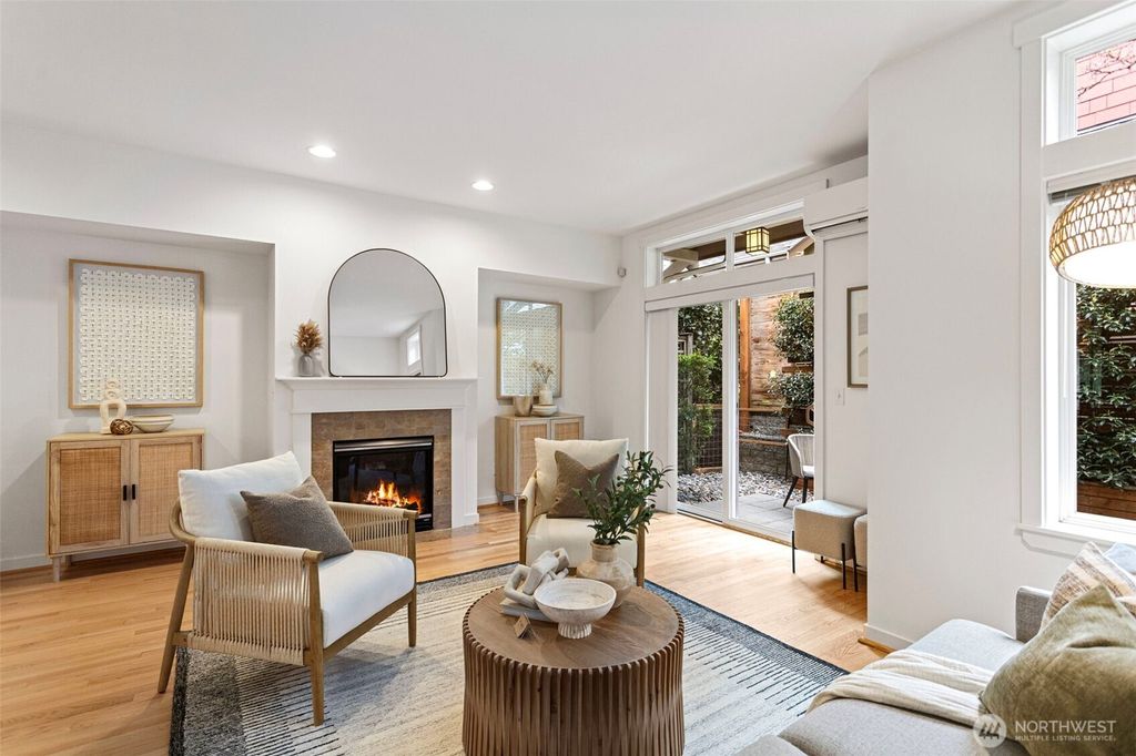 Photo of 6521 25th Avenue NE #C, Seattle, WA 98115 (MLS # 2513495)