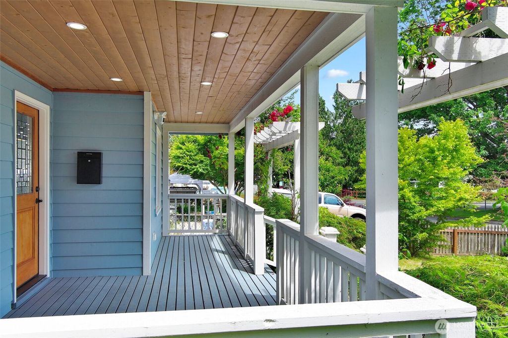 Photo of 1710 Maple Street, Everett, WA 98201 (MLS # 2541818)