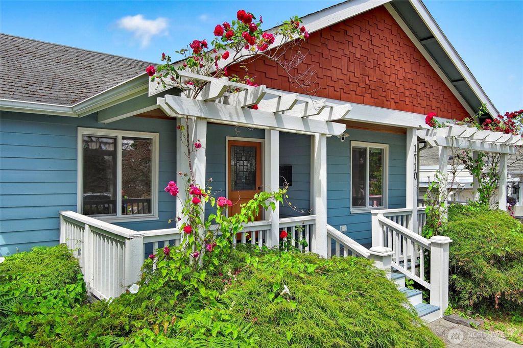Photo of 1710 Maple Street, Everett, WA 98201 (MLS # 2541818)