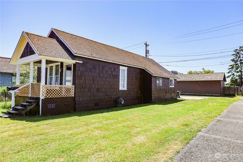 A home in Hoquiam