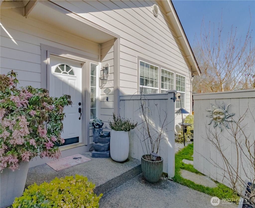 Photo of 13119 127 Street Ct E, Puyallup, WA 98374 (MLS # 2493713)