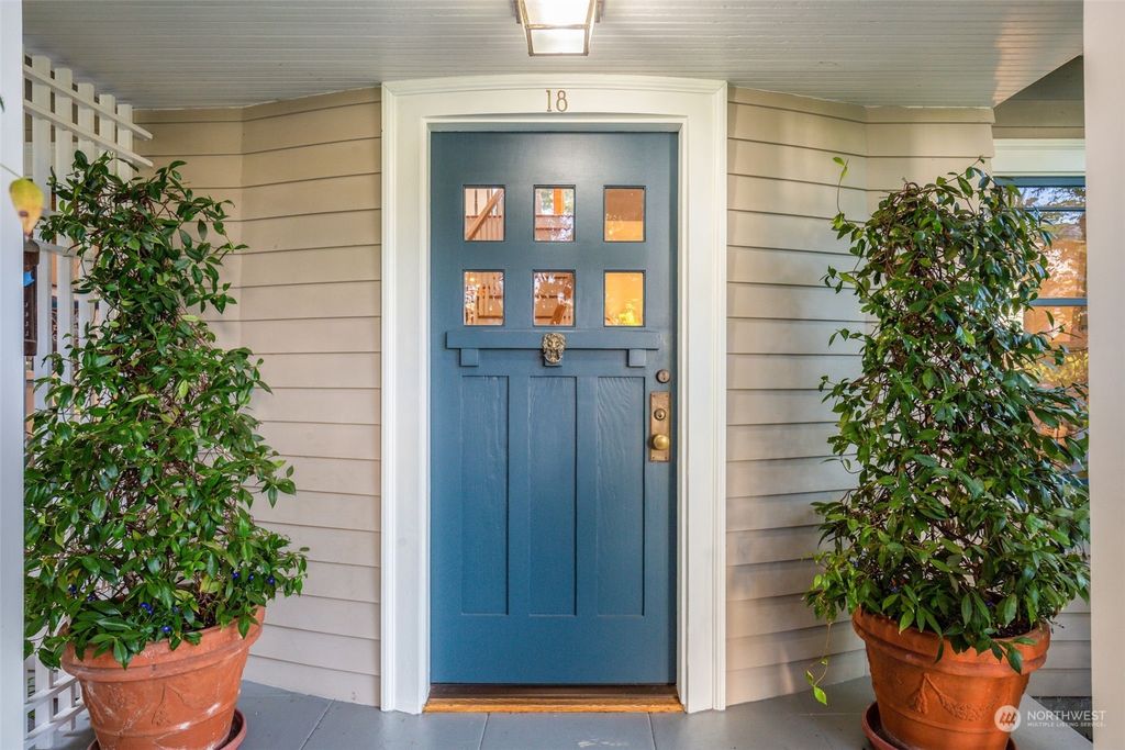 Photo of 18 W Fulton Street, Seattle, WA 98119 (MLS # 2229600)