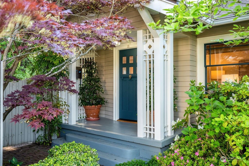 Photo of 18 W Fulton Street, Seattle, WA 98119 (MLS # 2229600)