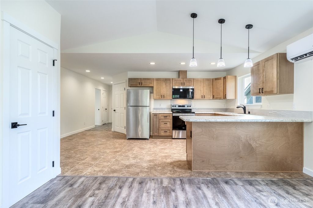 Photo of 506 Edith Avenue, Walla Walla, WA 99362 (MLS # 2502378)