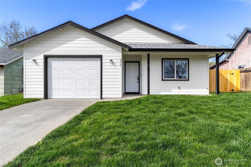 Photo of 506 Edith Avenue, Walla Walla, WA 99362 (MLS # 2502378)