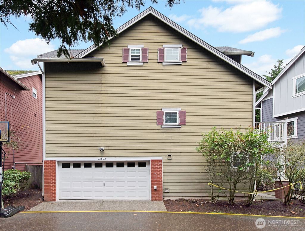 Photo of 15408 14th Avenue W #6, Lynnwood, WA 98087 (MLS # 2467492)