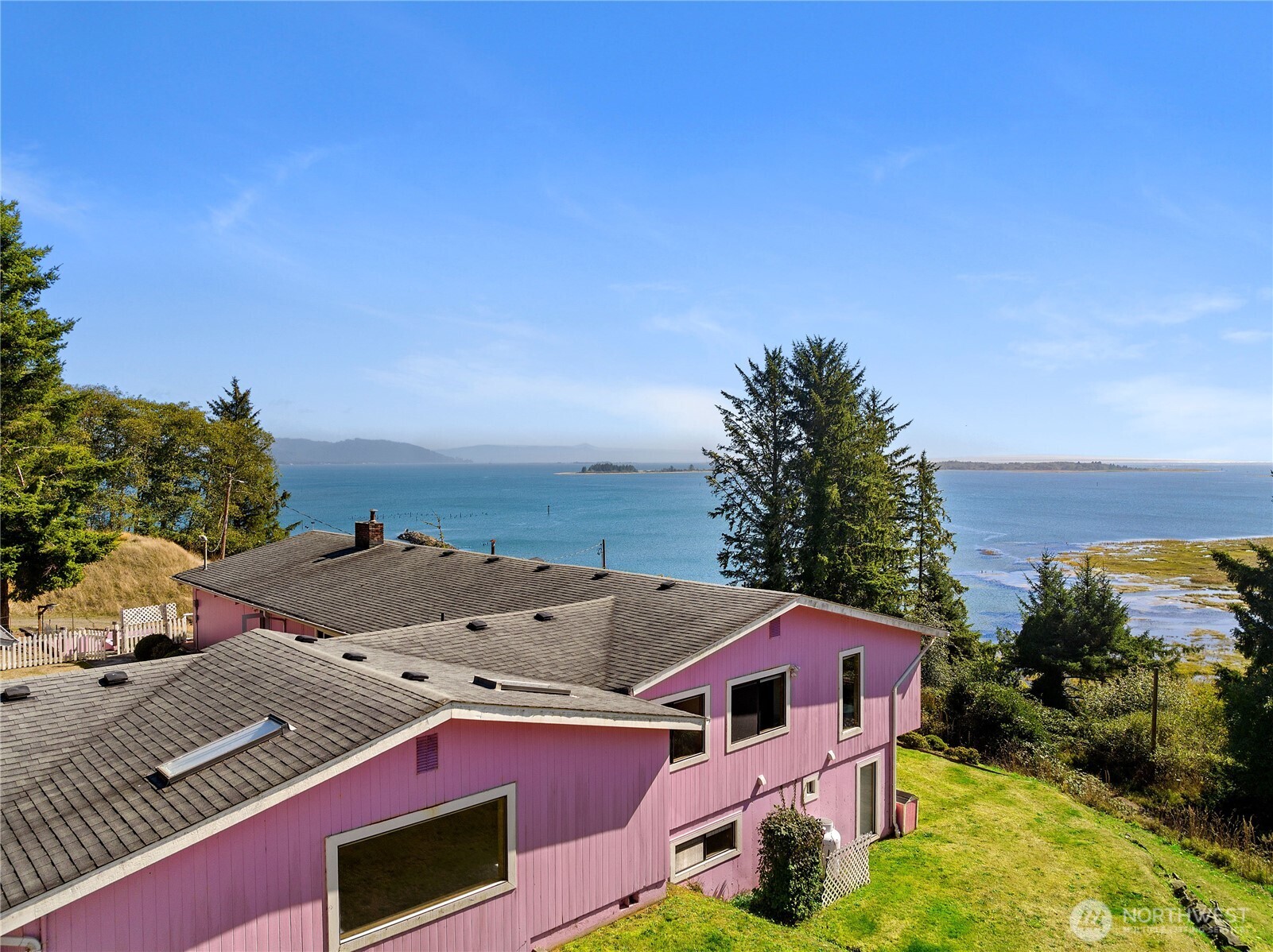 193 Robert Gray Drive SW