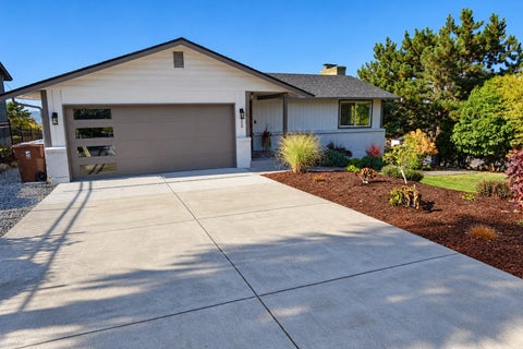 Photo of 902 S Locust Lane, Tacoma, WA 98465 (MLS # 2597880)