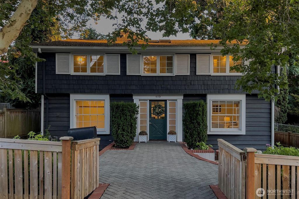 Photo of 419 NE 88th St, Seattle, WA 98115 (MLS # 2410103)