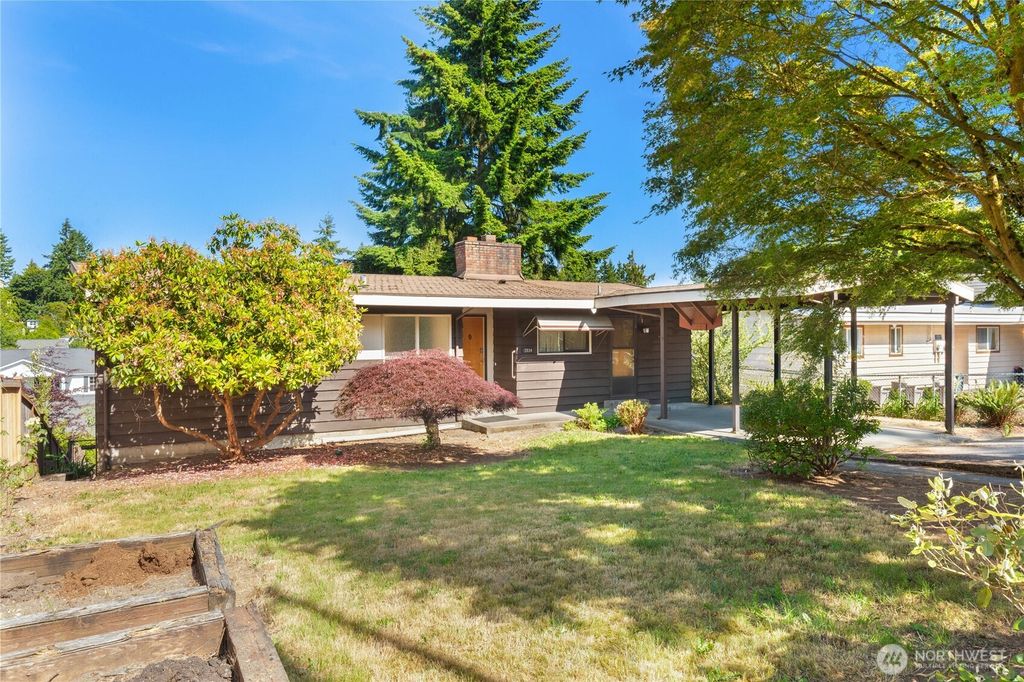 Photo of 12034 Roosevelt Way NE, Seattle, WA 98125 (MLS # 2402173)