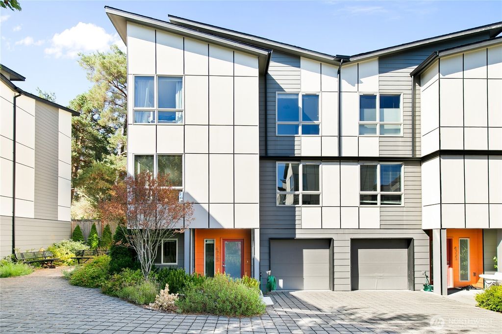 Photo of 4725 35th Avenue S, Seattle, WA 98118 (MLS # 2420867)