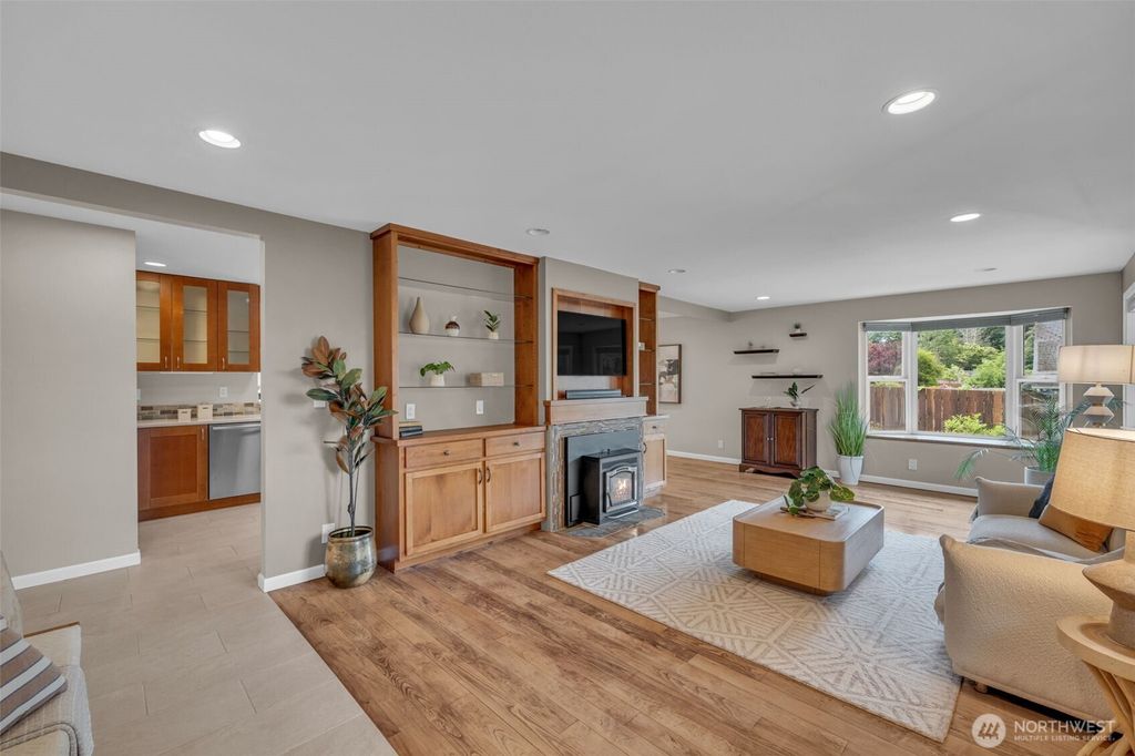 Photo of 2102 15th Avenue, Milton, WA 98354 (MLS # 2530892)