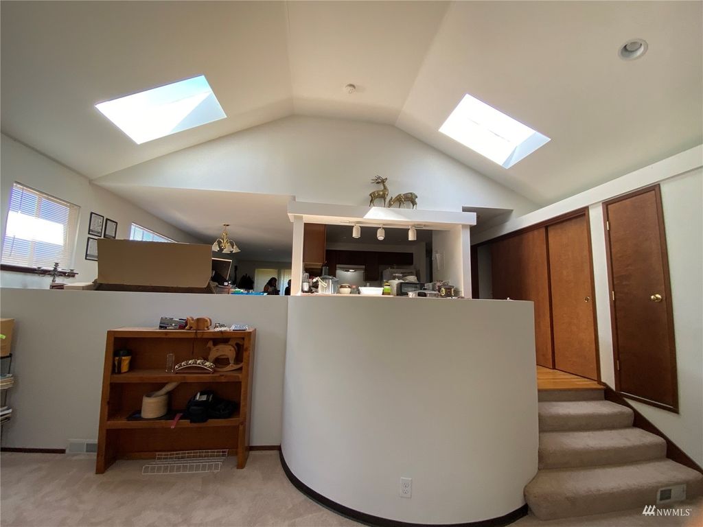 Photo of 11815 77th Avenue S, Seattle, WA 98178 (MLS # 1989614)