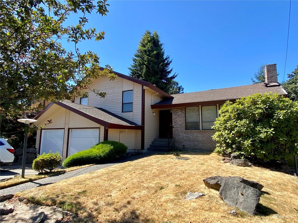 Photo of 11815 77th Avenue S, Seattle, WA 98178 (MLS # 1989614)