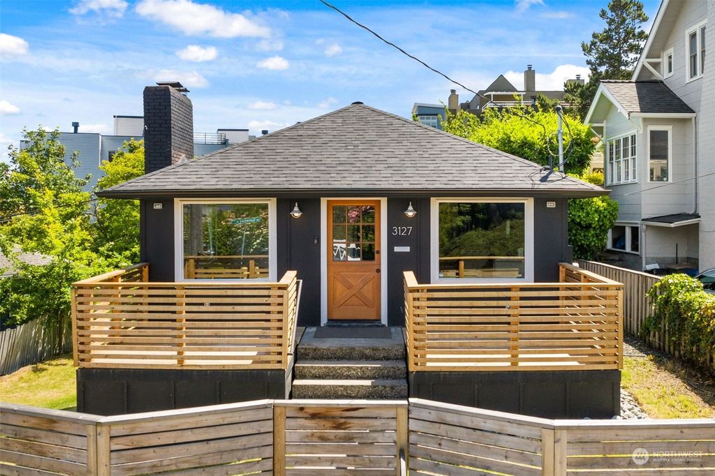Photo of 3127 SW Genesee Street, Seattle, WA 98126 (MLS # 2248048)