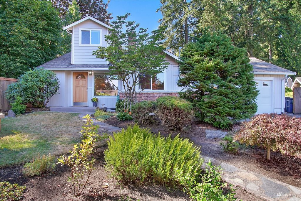 Photo of 7315 NE 140th Street, Kirkland, WA 98034 (MLS # 1992843)