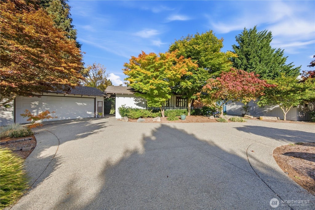 Photo of 25506 142nd Avenue SE, Kent, WA 98042 (MLS # 2579466)
