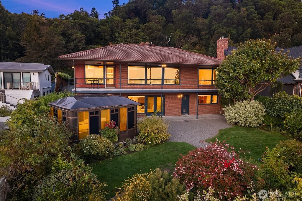 Photo of 11259 Arroyo Beach Place SW, Seattle, WA 98146 (MLS # 2438394)