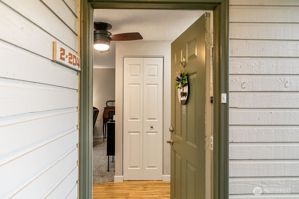 20050 Vikings Crest Loop NE 2-204