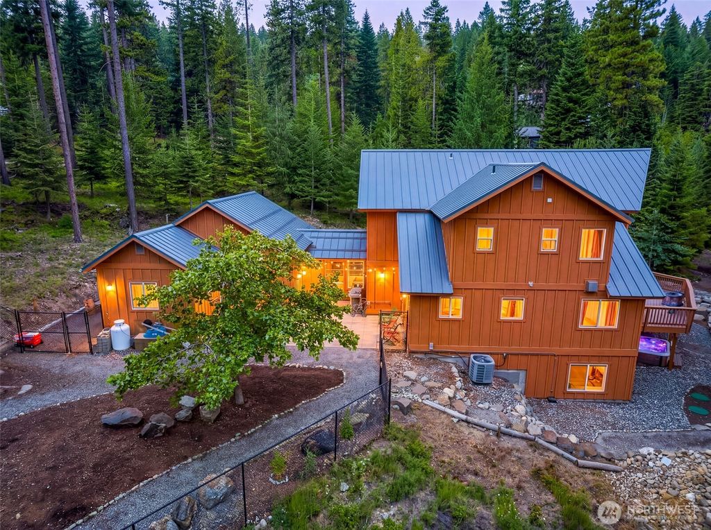 Photo of 6725 Forest Ridge Drive, Wenatchee, WA 98801 (MLS # 2554688)