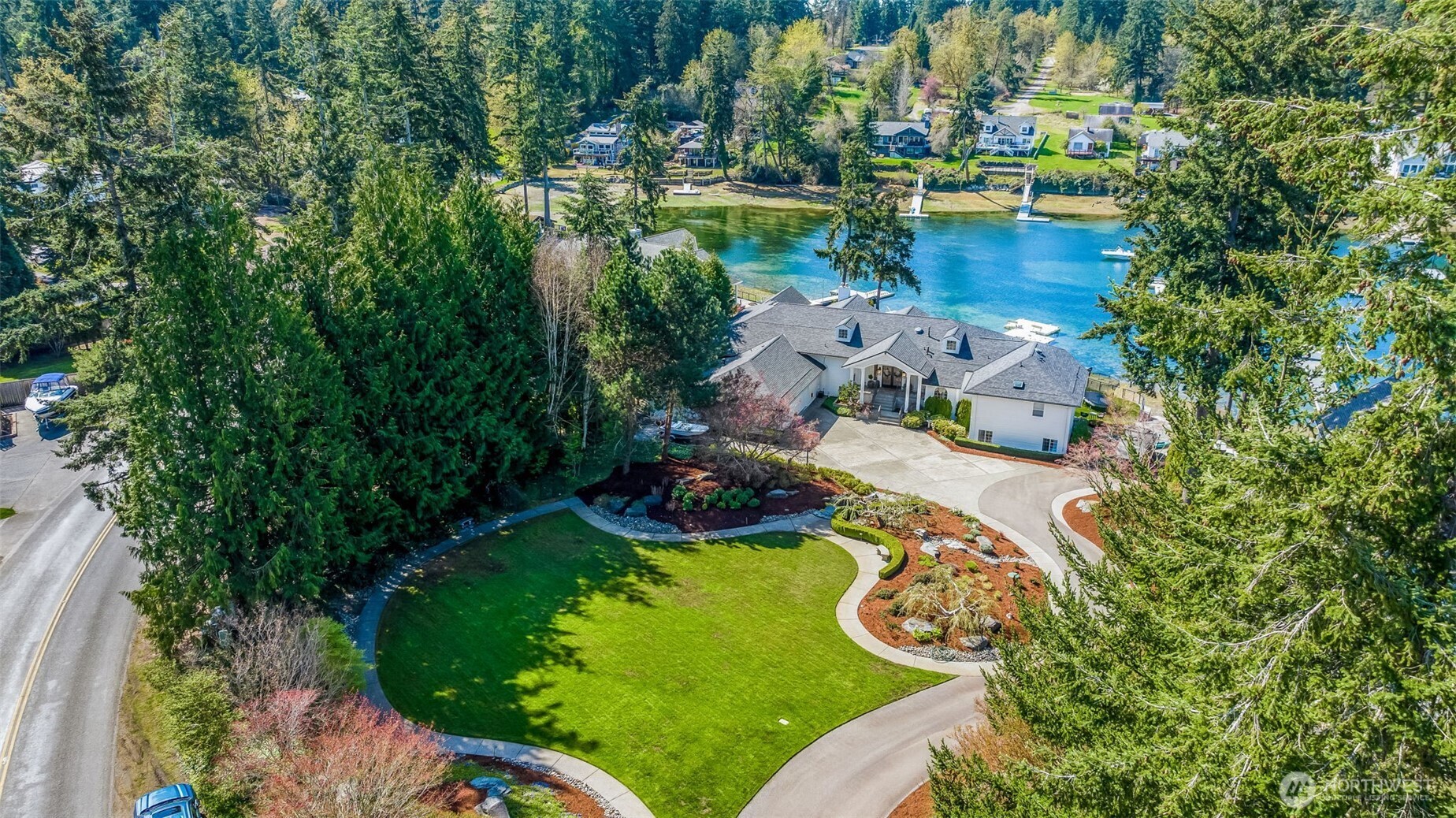 2916 Horsehead Bay Drive NW