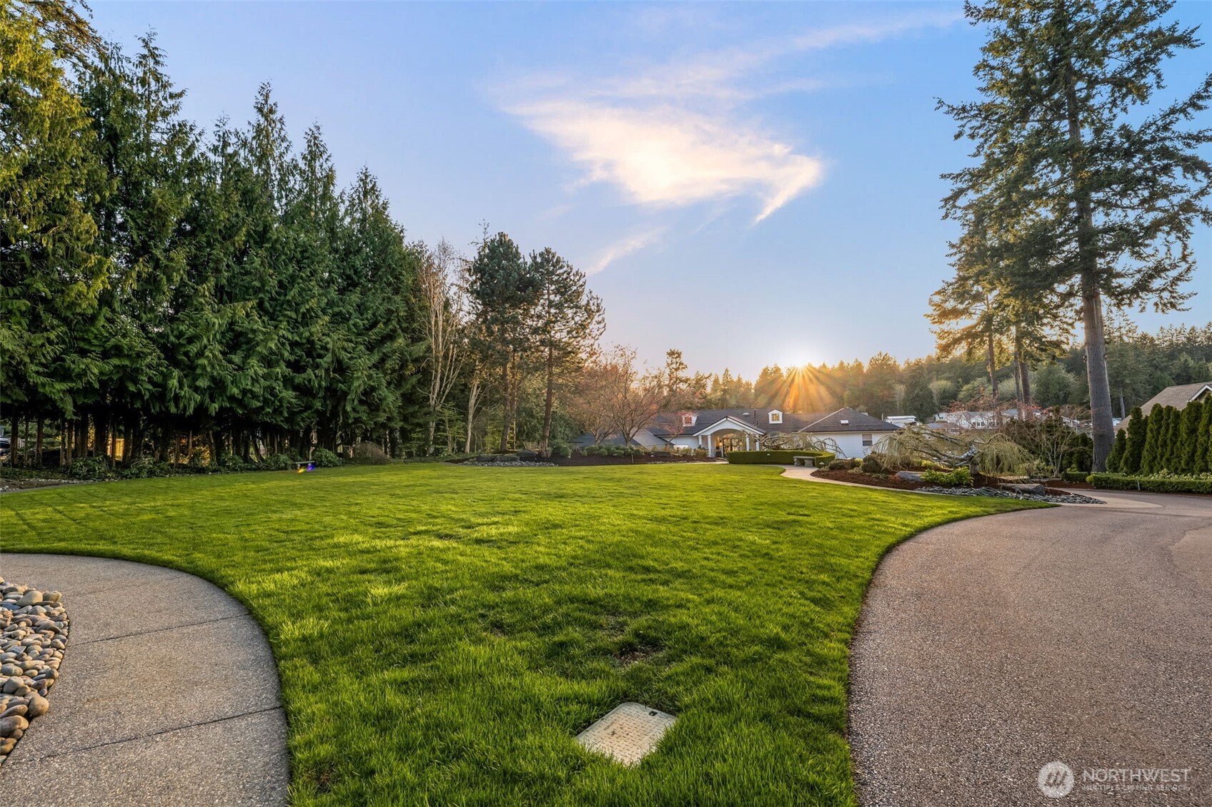 2916 Horsehead Bay Drive NW