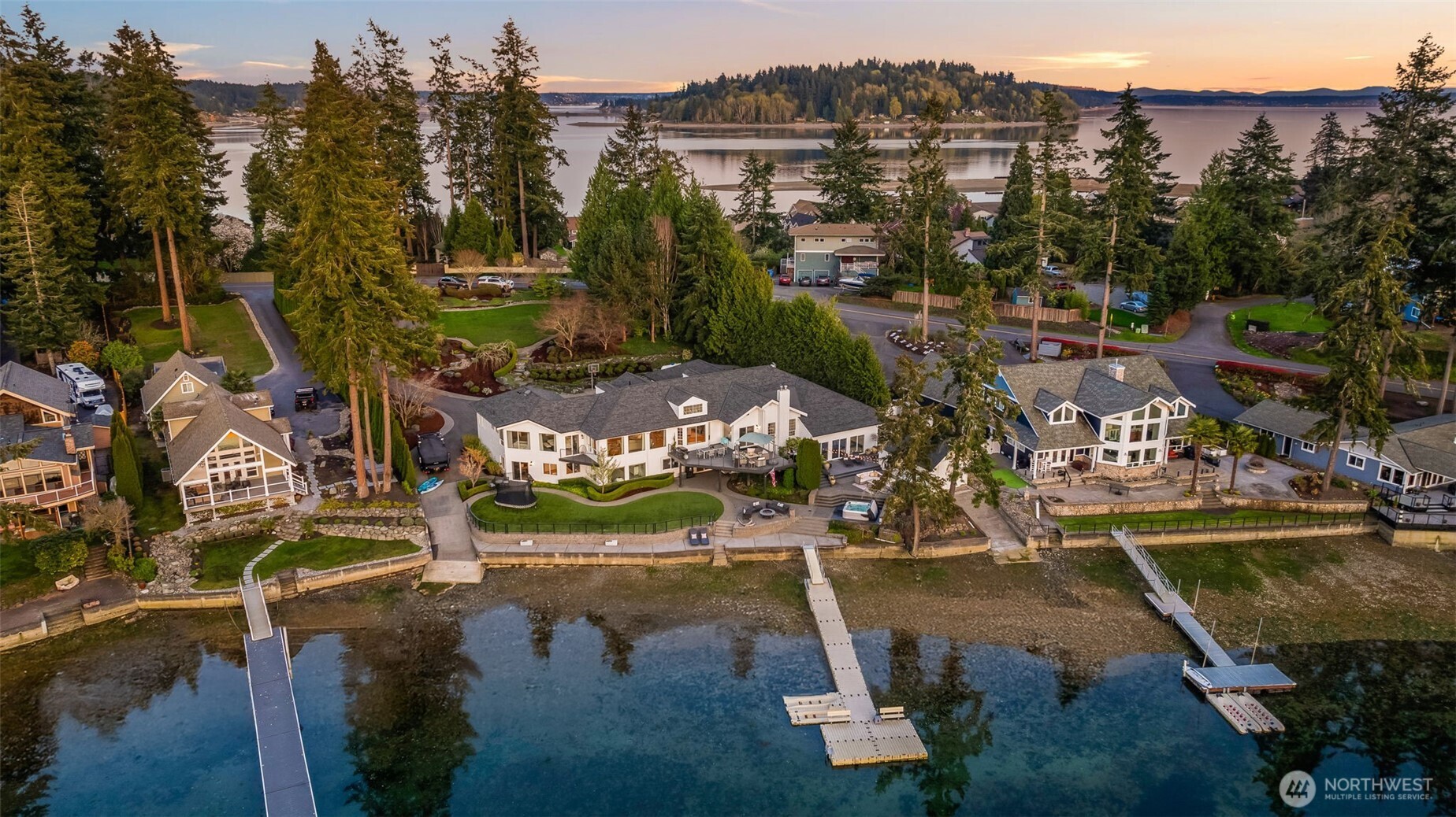 2916 Horsehead Bay Drive NW