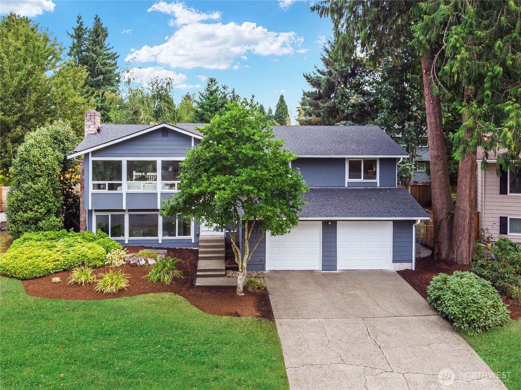 Photo of 12619 NE 134th PL Pl, Kirkland, WA 98034 (MLS # 2423125)
