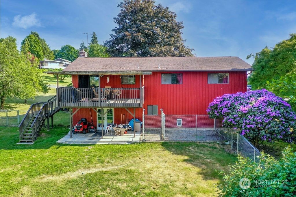 Photo of 6111 68th Street SE, Snohomish, WA 98290 (MLS # 2125829)