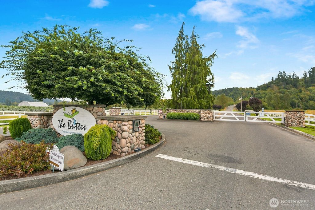 Photo of 20011 195th Avenue E, Orting, WA 98360 (MLS # 2448828)