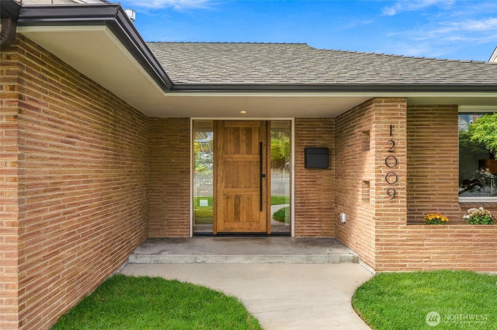 Photo of 12009 Palatine Avenue N, Seattle, WA 98133 (MLS # 2584154)