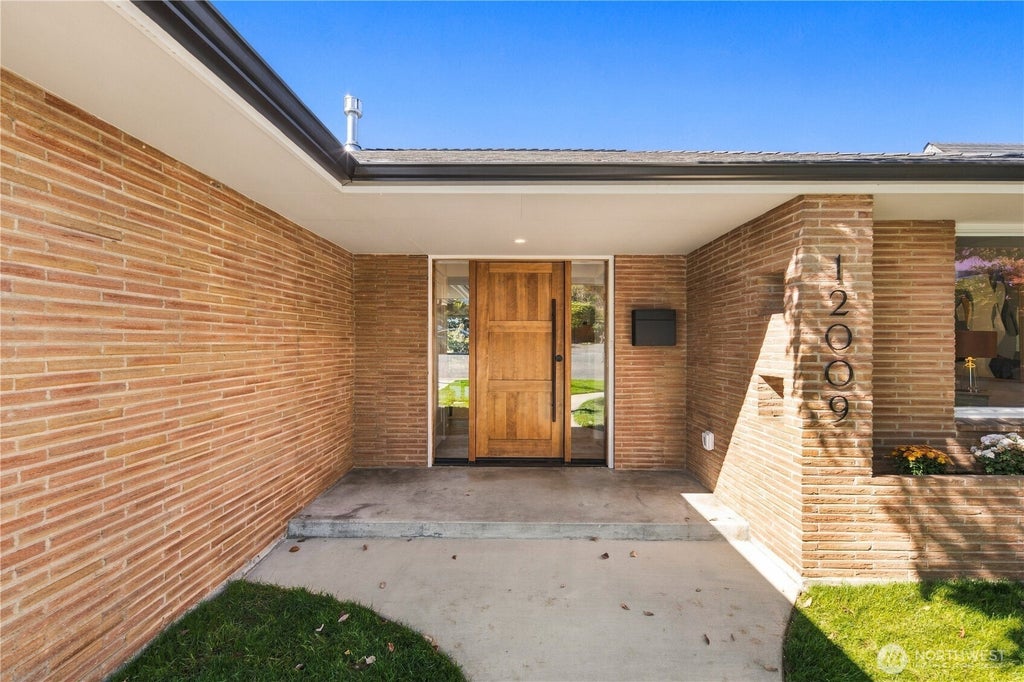 Photo of 12009 Palatine Avenue N, Seattle, WA 98133 (MLS # 2584154)