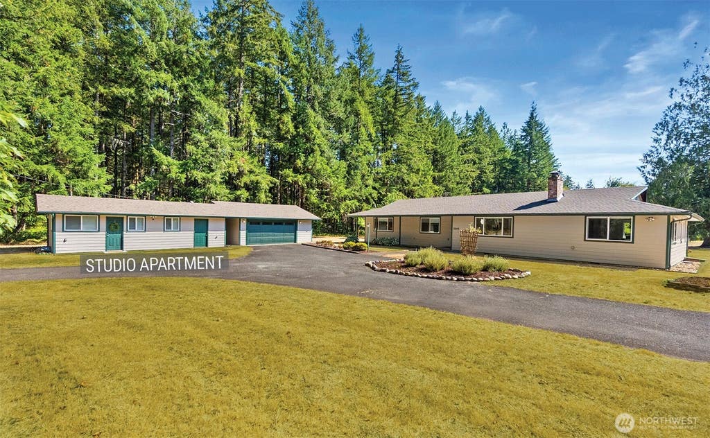 Photo of 3205 107th Avenue SW, Tumwater, WA 98512 (MLS # 2567437)