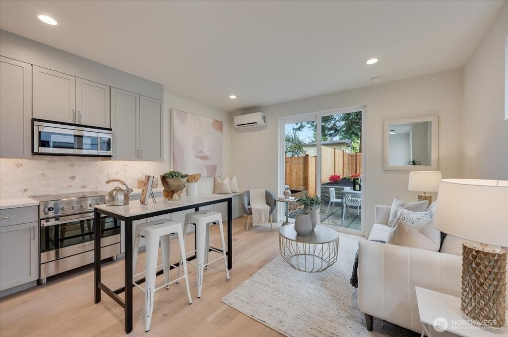 Photo of 13540 39th Avenue NE #A, Seattle, WA 98125 (MLS # 2515908)