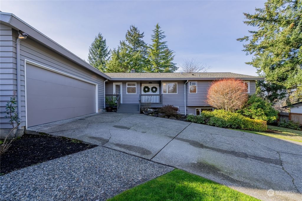 Photo of 15723 62nd Place NE, Kenmore, WA 98028 (MLS # 2322810)