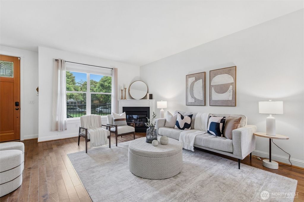 Photo of 3131 SW Raymond Street, Seattle, WA 98126 (MLS # 2520384)